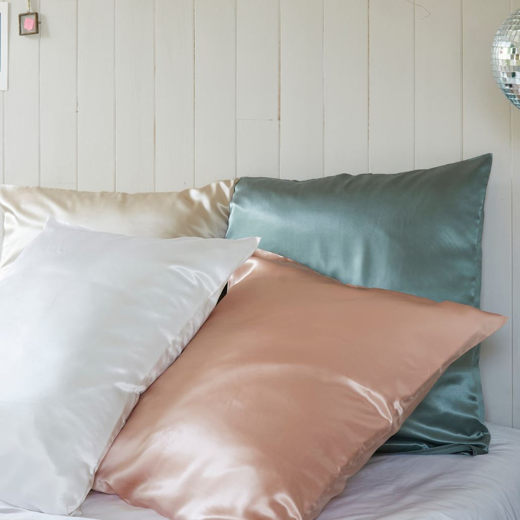 Green Silk Pillowcase 50 x 70 cm